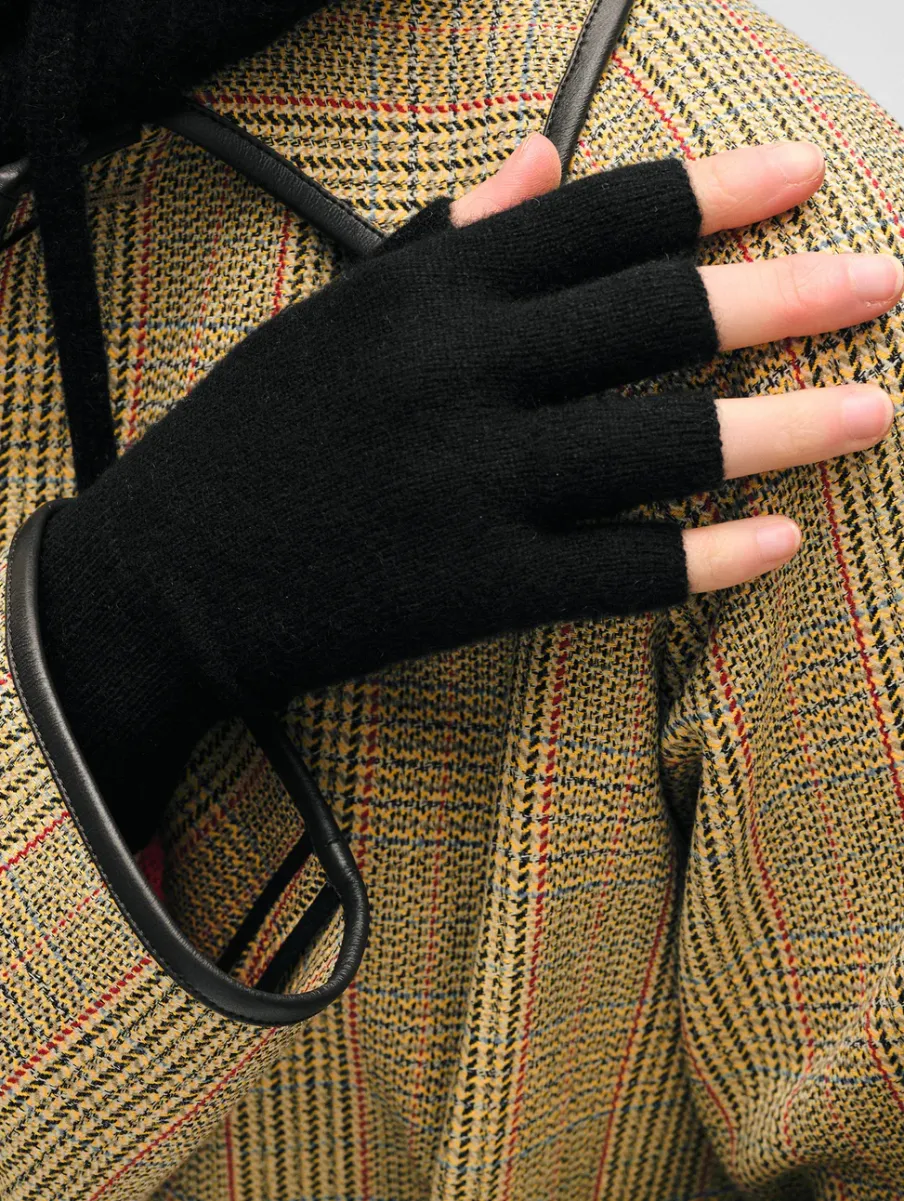 Online White + Warren cashmere fingerless glove Black