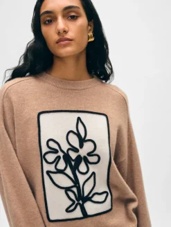 Fashion White + Warren cashmere floral appliqué crewneck Camel/White