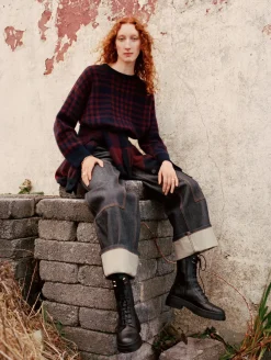Outlet White + Warren cashmere plaid crewneck Sangria/navy
