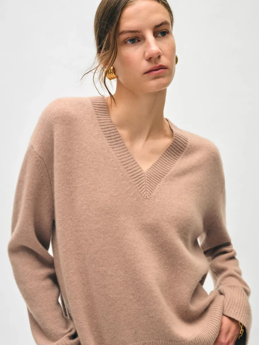 Best White + Warren cashmere relaxed v neck TrueCamel