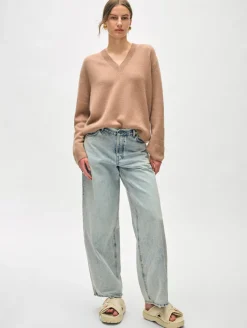 Best White + Warren cashmere relaxed v neck TrueCamel
