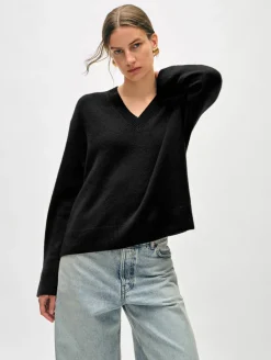 Discount White + Warren cashmere relaxed v neck Black