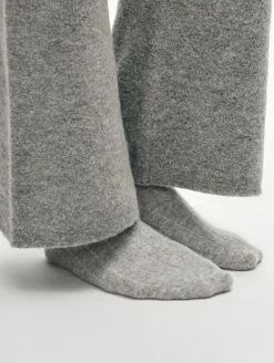 Hot White + Warren cashmere ribbed socks GreyHeather