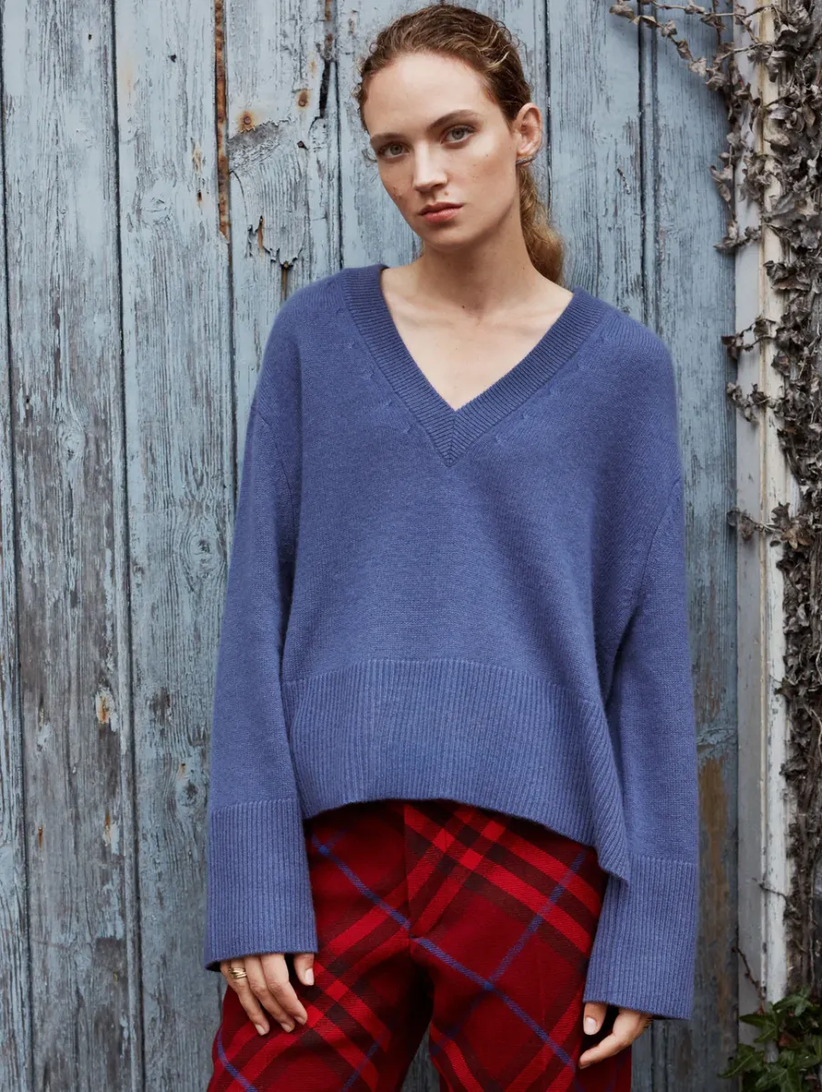 Sale White + Warren cashmere side slit v neck BlueDusk