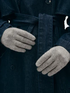 Best White + Warren cashmere texting gloves GreyHeather
